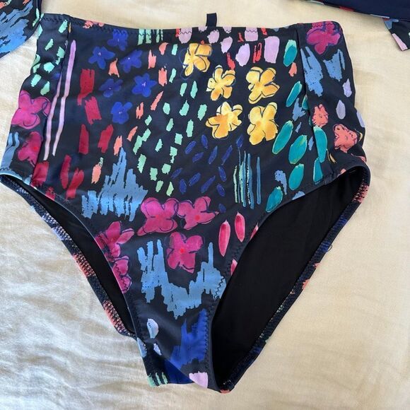 Araks Floral High Waisted Bikini Set - Picture 2 of 8
